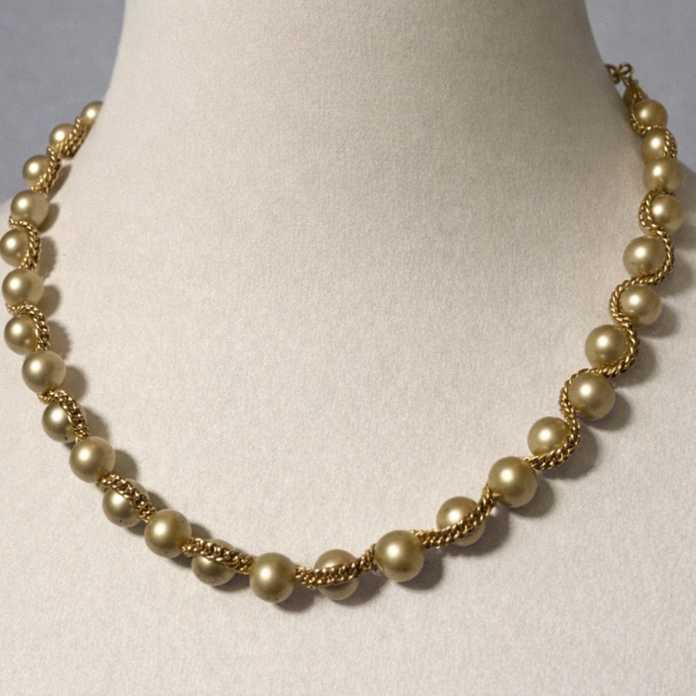 Elegant Gold Pearl Necklace